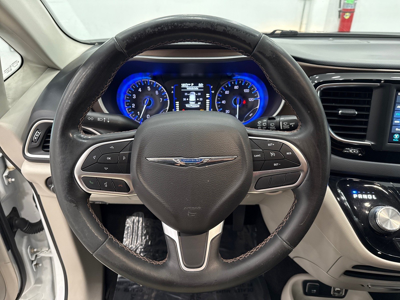 2018 Chrysler Pacifica Touring L photo 25