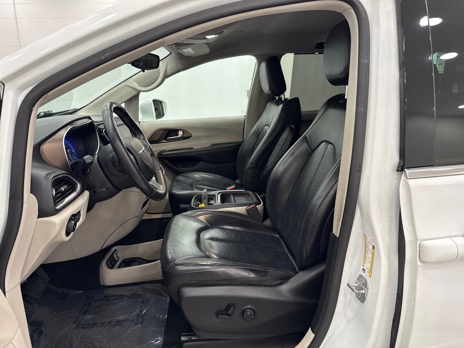 2018 Chrysler Pacifica Touring L photo 10