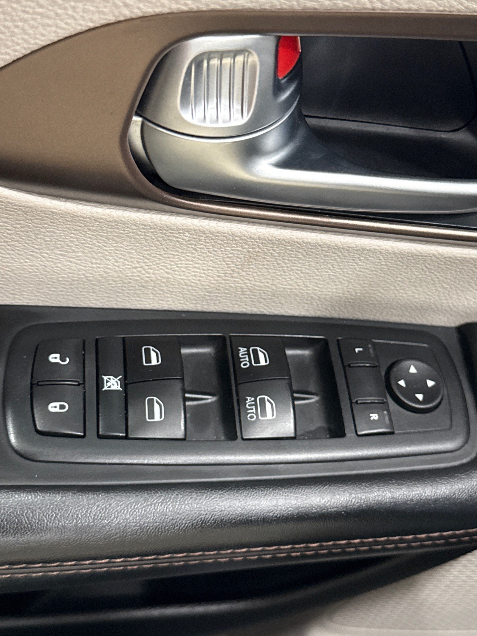 2018 Chrysler Pacifica Touring L photo 30