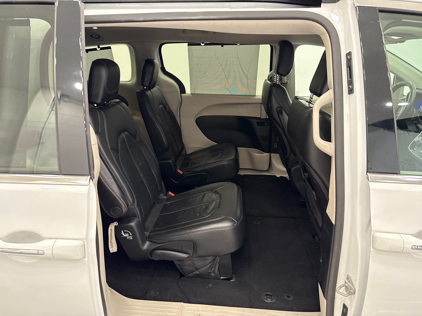 2018 Chrysler Pacifica Touring L photo 38