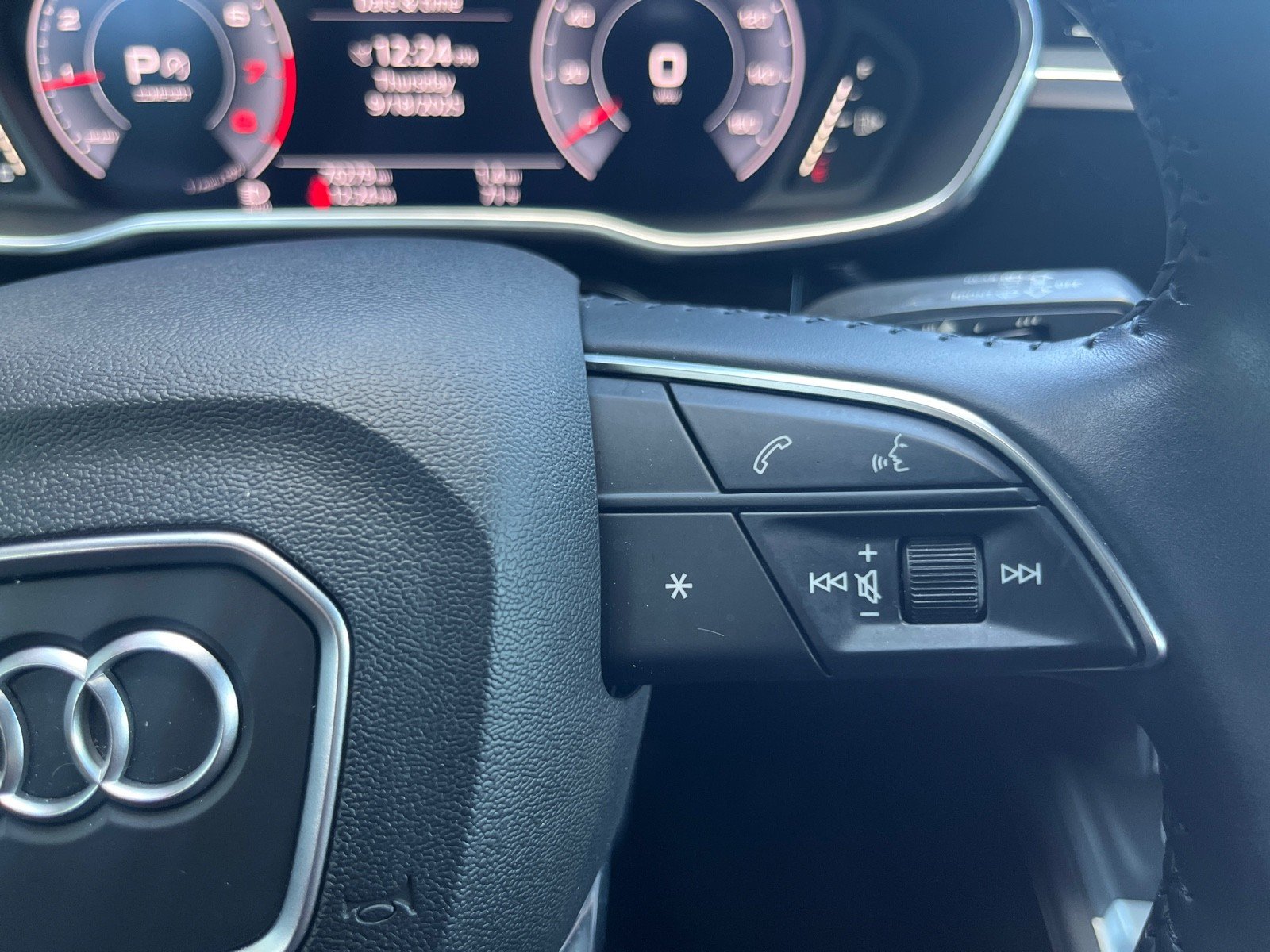 2020 Audi Q3 S line Premium Plus photo 22