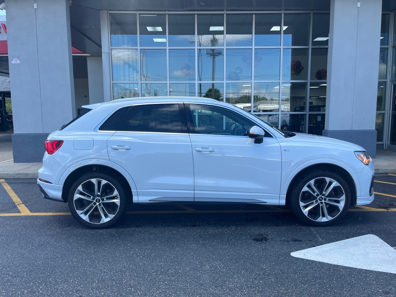 2020 Audi Q3 S line Premium Plus photo 8
