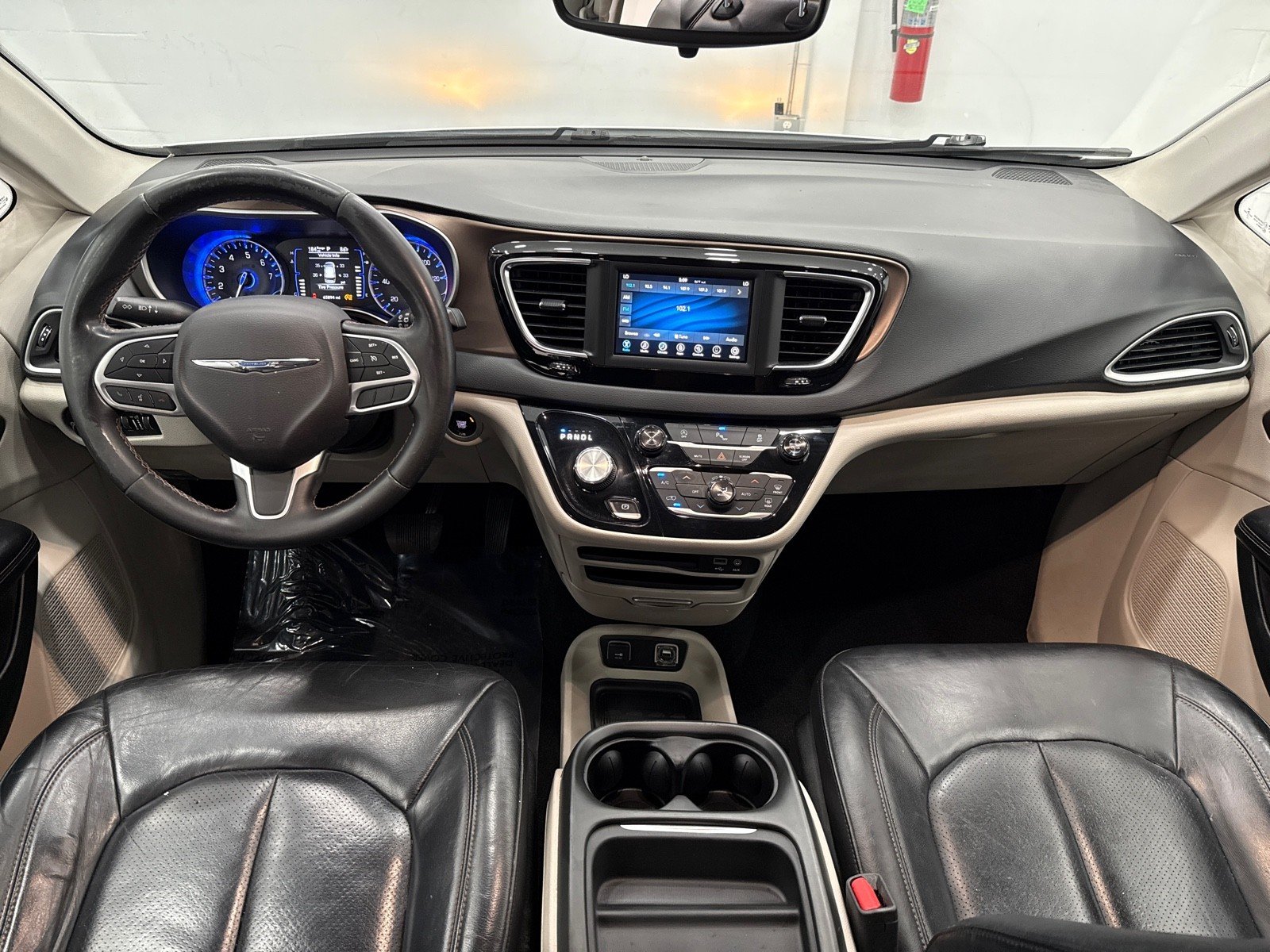 2018 Chrysler Pacifica Touring L photo 32