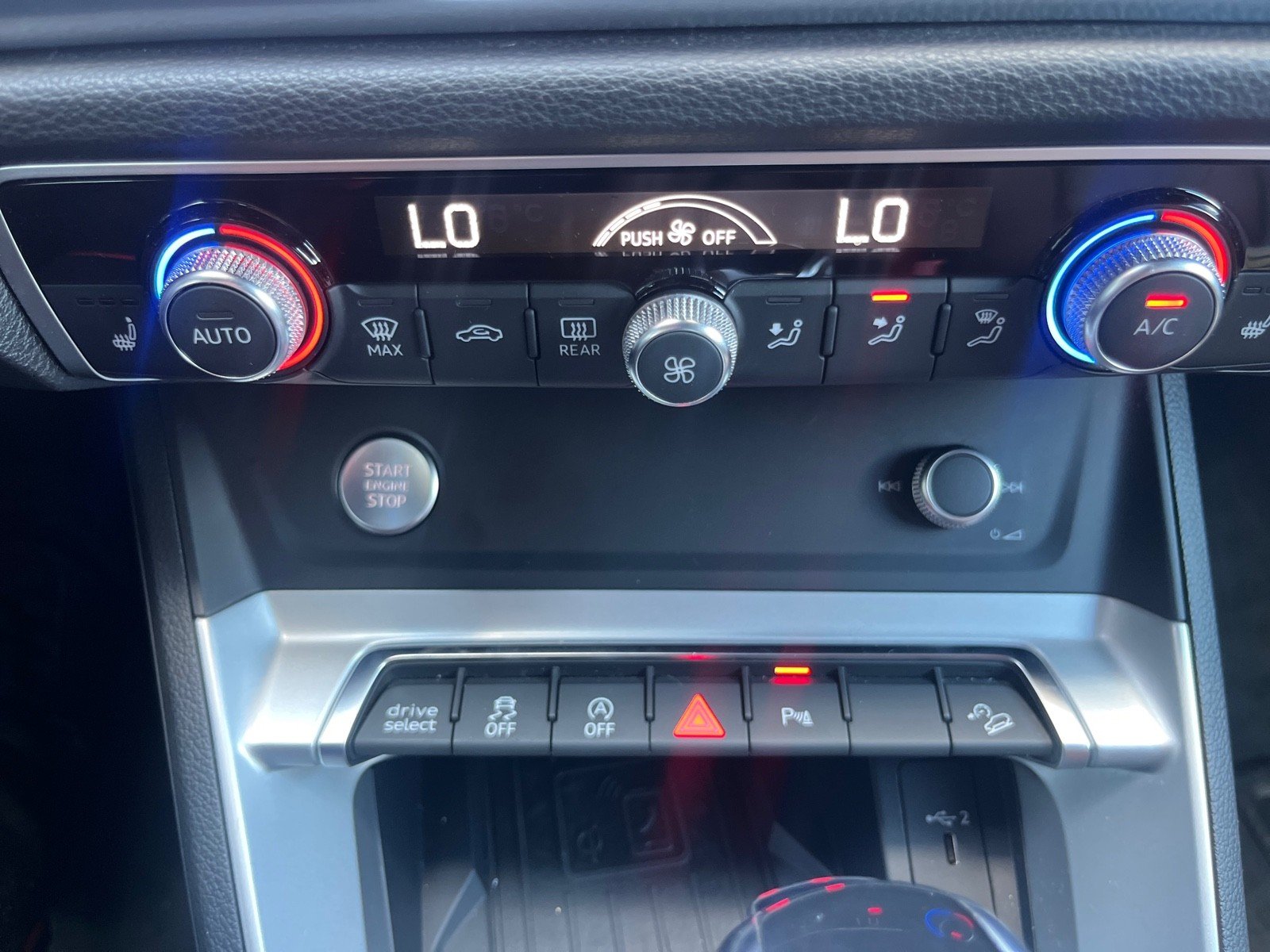 2020 Audi Q3 S line Premium Plus photo 19
