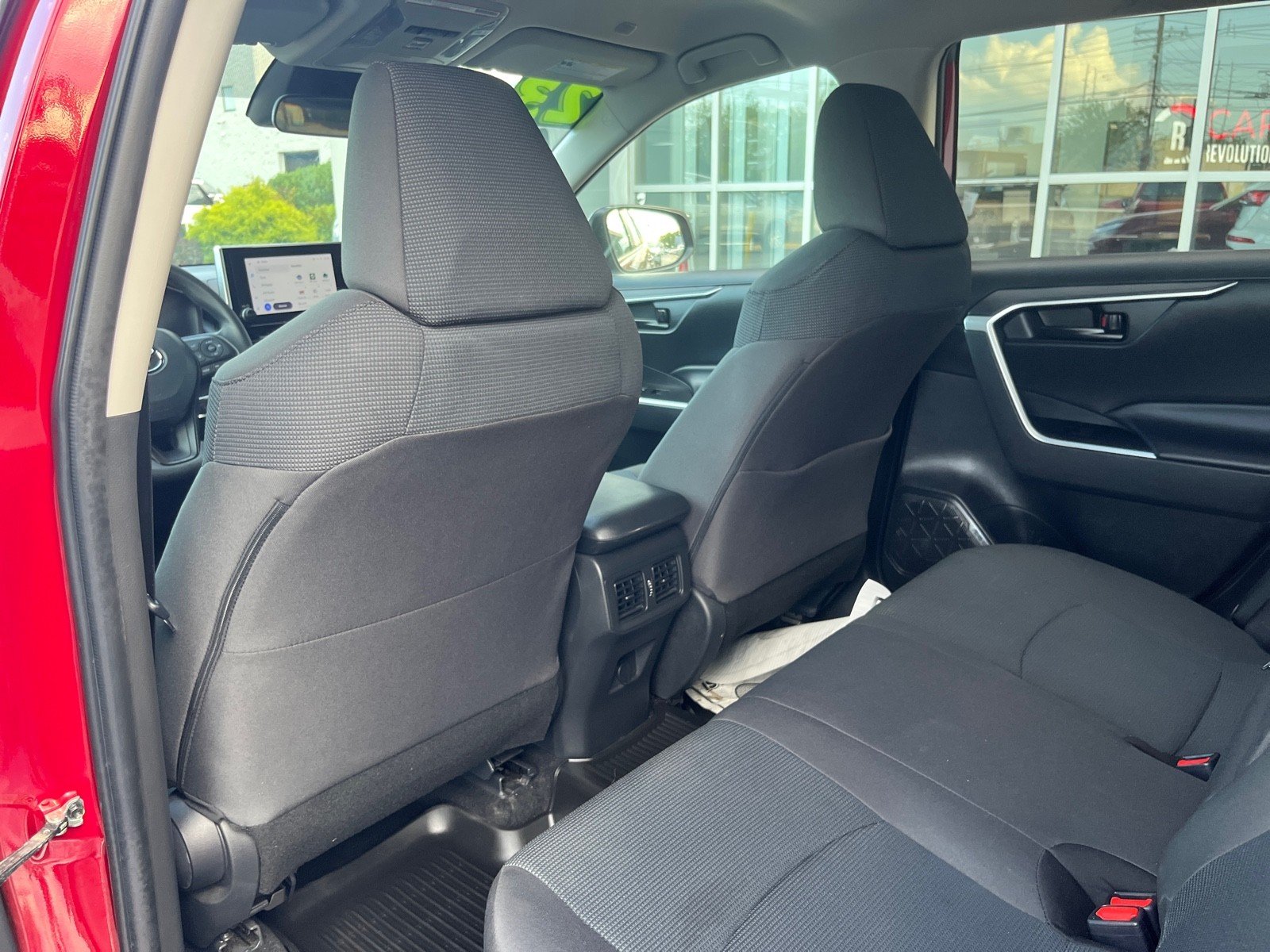 2023 Toyota RAV4 LE photo 23