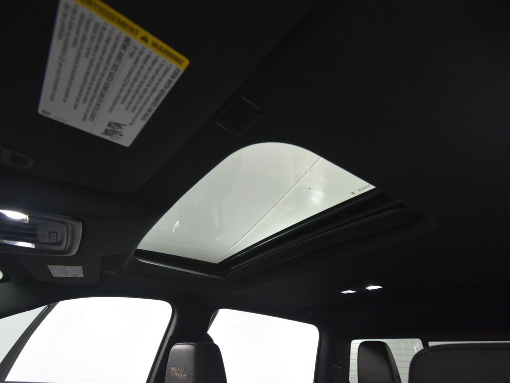2024 Chevrolet Silverado 3500HD High Country photo 20