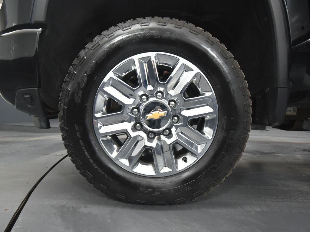 2024 Chevrolet Silverado 3500HD High Country photo 13