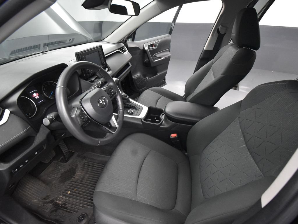2022 Toyota RAV4 Hybrid XLE photo 17