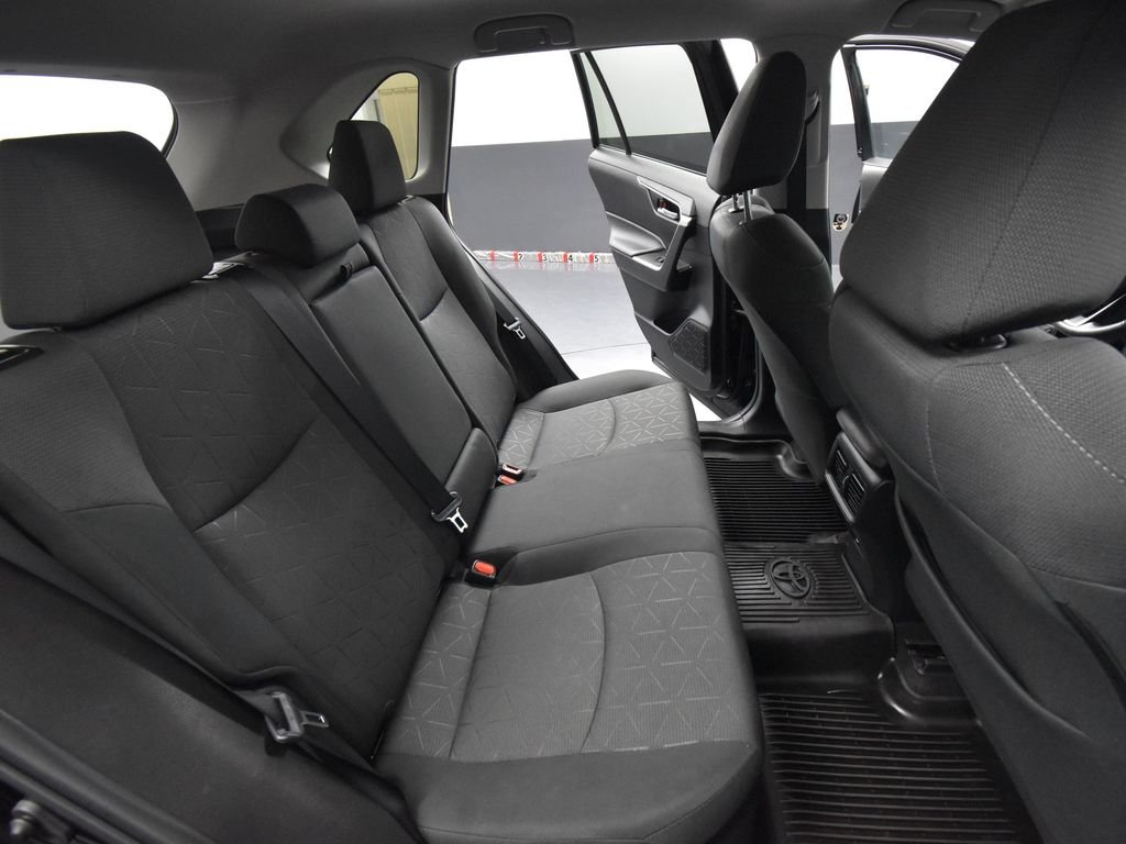 2022 Toyota RAV4 Hybrid XLE photo 34