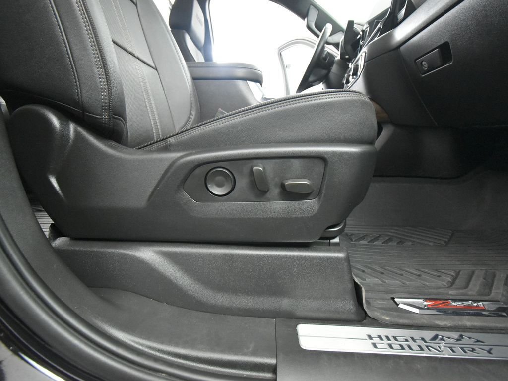 2024 Chevrolet Silverado 3500HD High Country photo 41