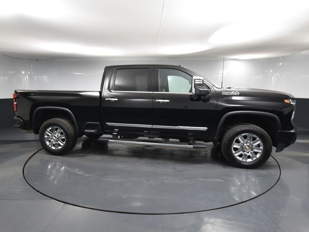 2024 Chevrolet Silverado 3500HD High Country photo 3
