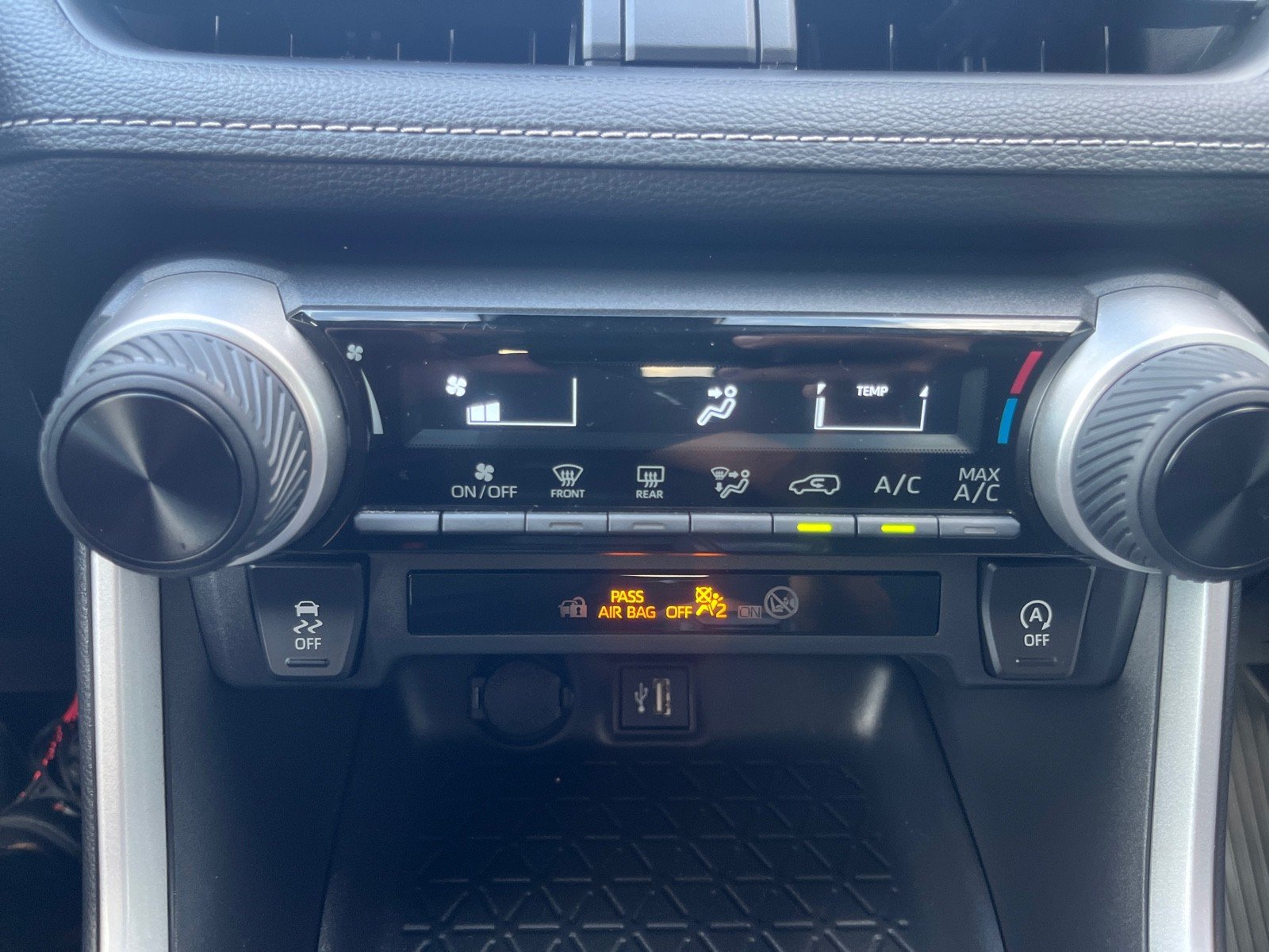 2023 Toyota RAV4 LE photo 13