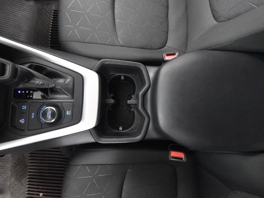 2022 Toyota RAV4 Hybrid XLE photo 26
