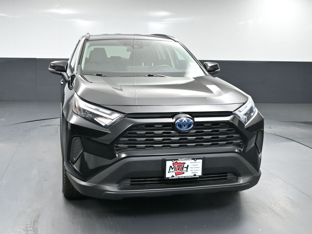 2022 Toyota RAV4 Hybrid XLE photo 9