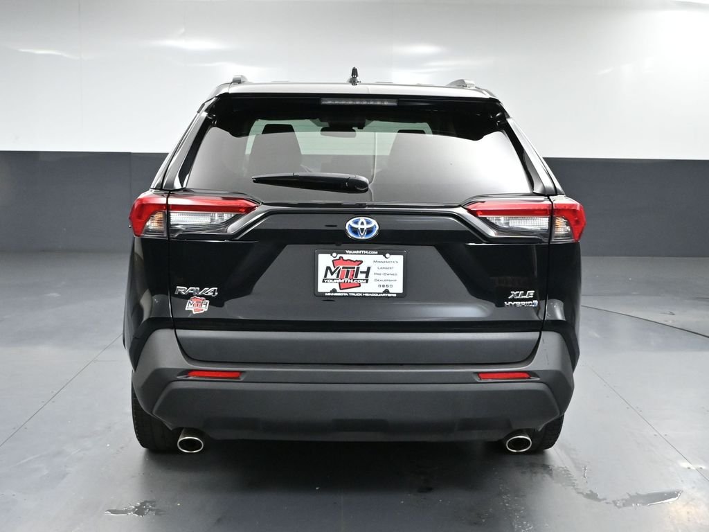 2022 Toyota RAV4 Hybrid XLE photo 5