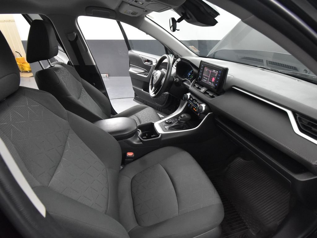 2022 Toyota RAV4 Hybrid XLE photo 39