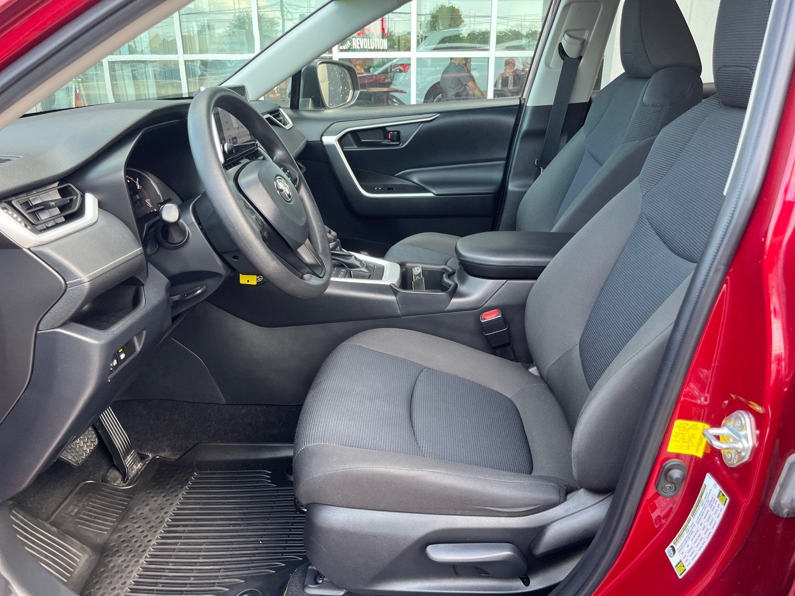 2023 Toyota RAV4 LE photo 9