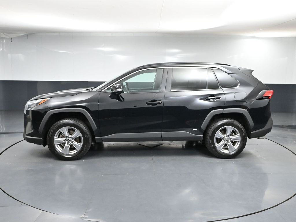 2022 Toyota RAV4 Hybrid XLE photo 7