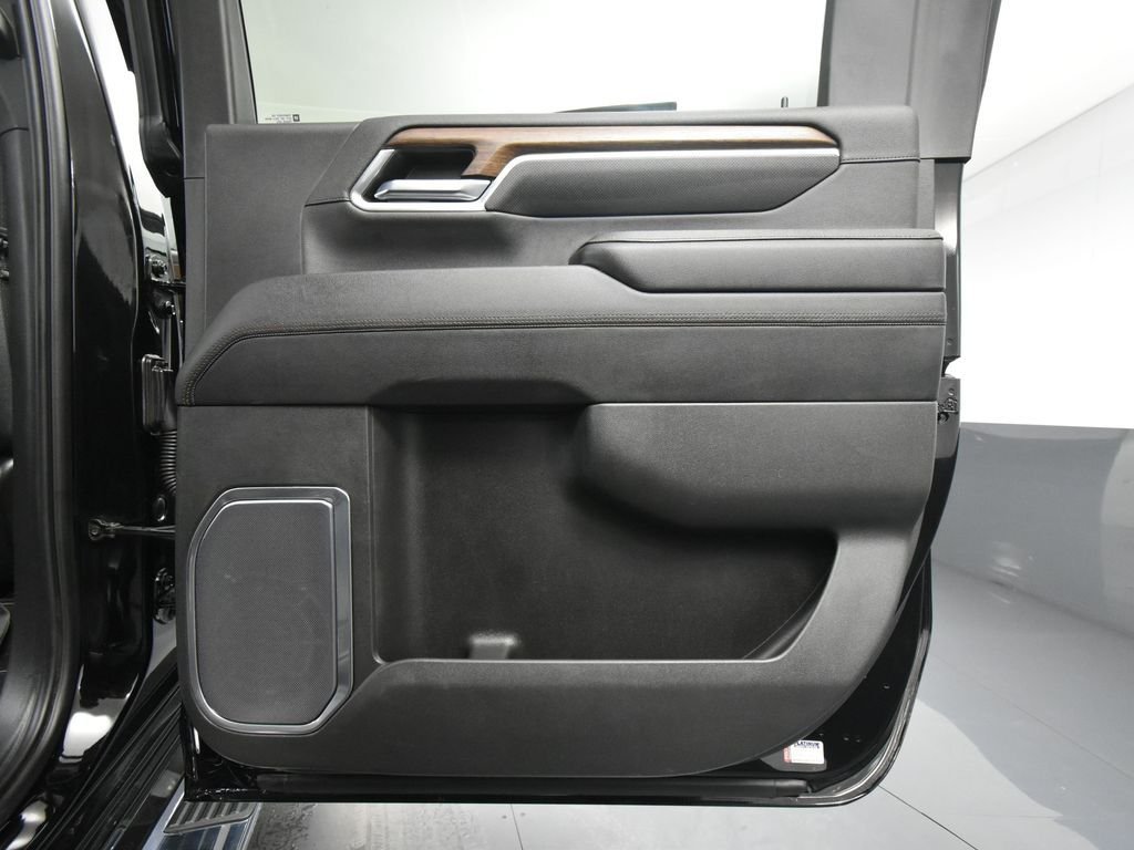 2024 Chevrolet Silverado 3500HD High Country photo 36