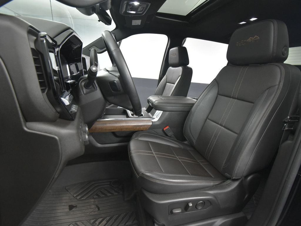 2024 Chevrolet Silverado 3500HD High Country photo 19