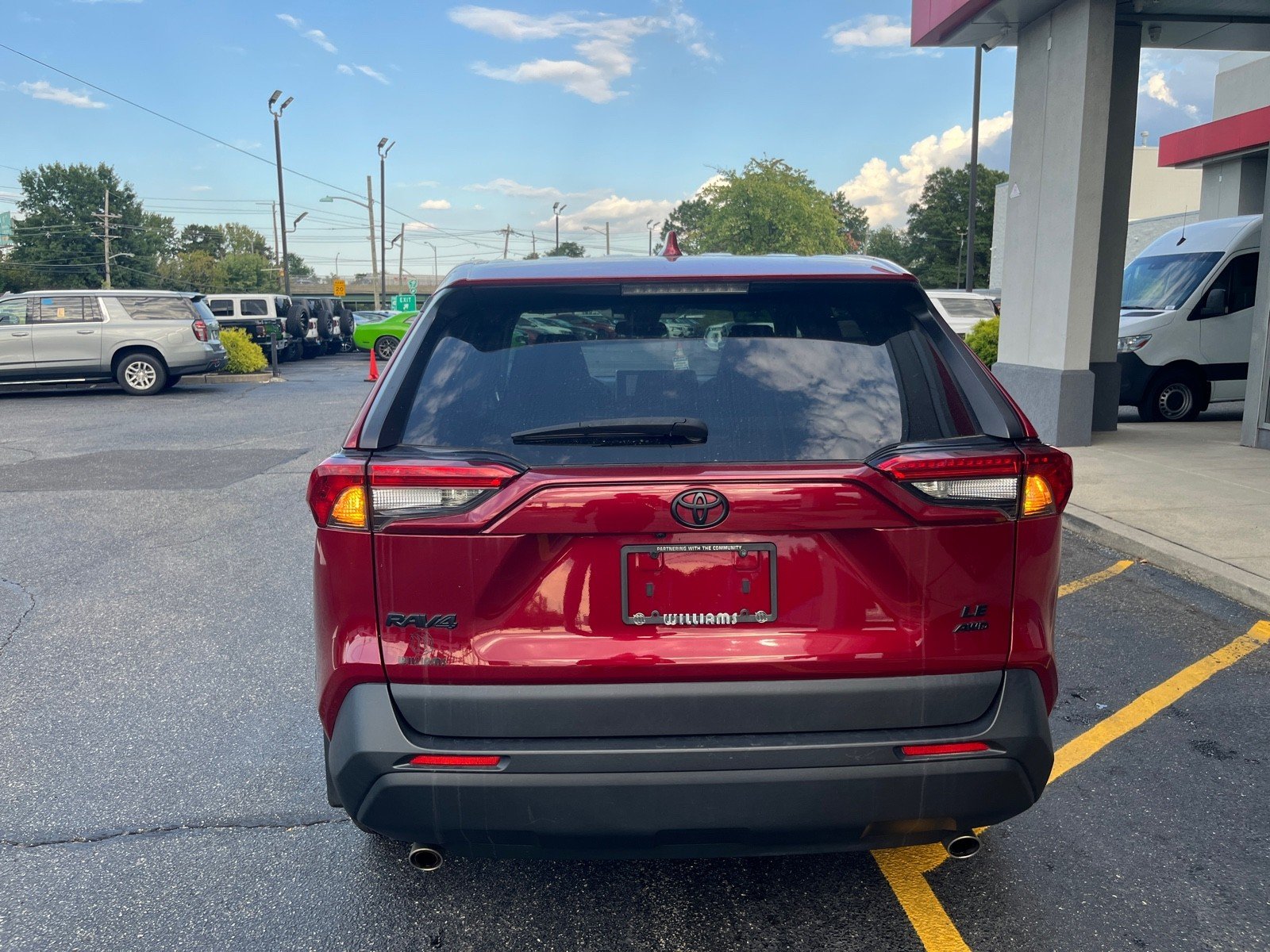 2023 Toyota RAV4 LE photo 5