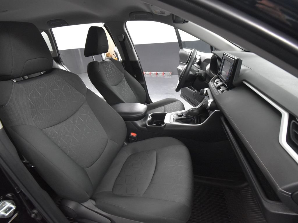 2022 Toyota RAV4 Hybrid XLE photo 38