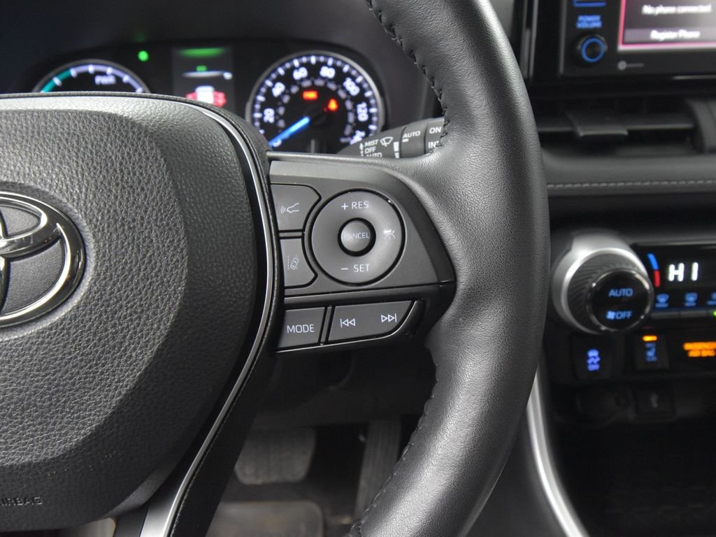 2022 Toyota RAV4 Hybrid XLE photo 22