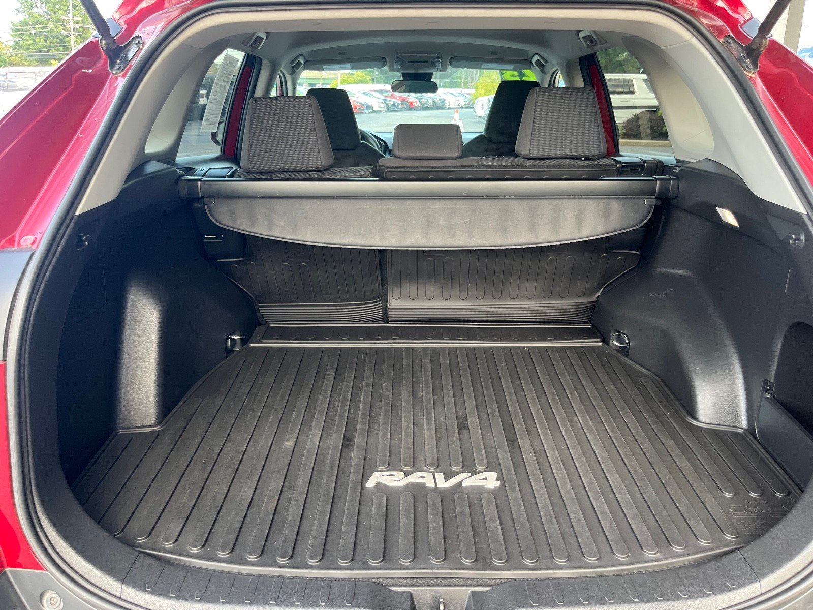 2023 Toyota RAV4 LE photo 7