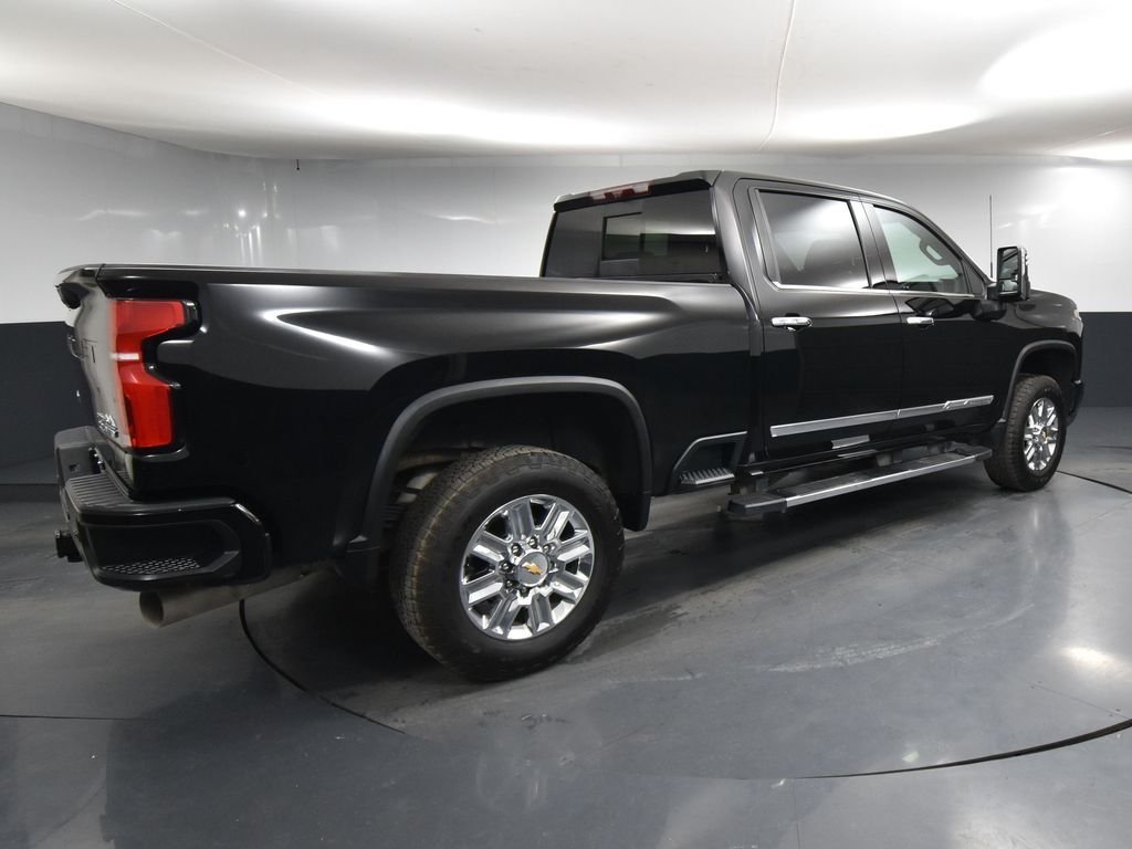 2024 Chevrolet Silverado 3500HD High Country photo 4