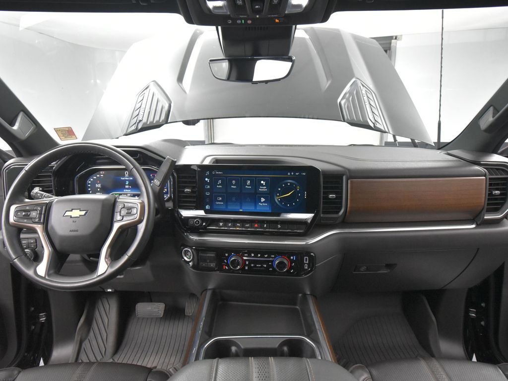 2024 Chevrolet Silverado 3500HD High Country photo 21