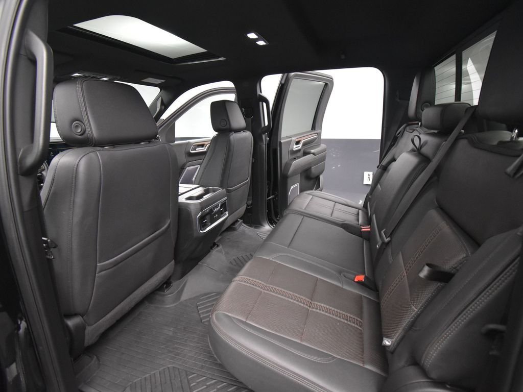 2024 Chevrolet Silverado 3500HD High Country photo 32