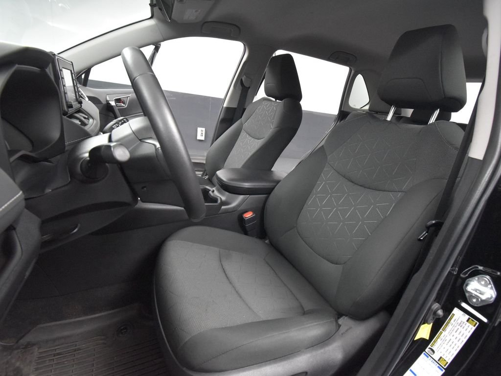 2022 Toyota RAV4 Hybrid XLE photo 18