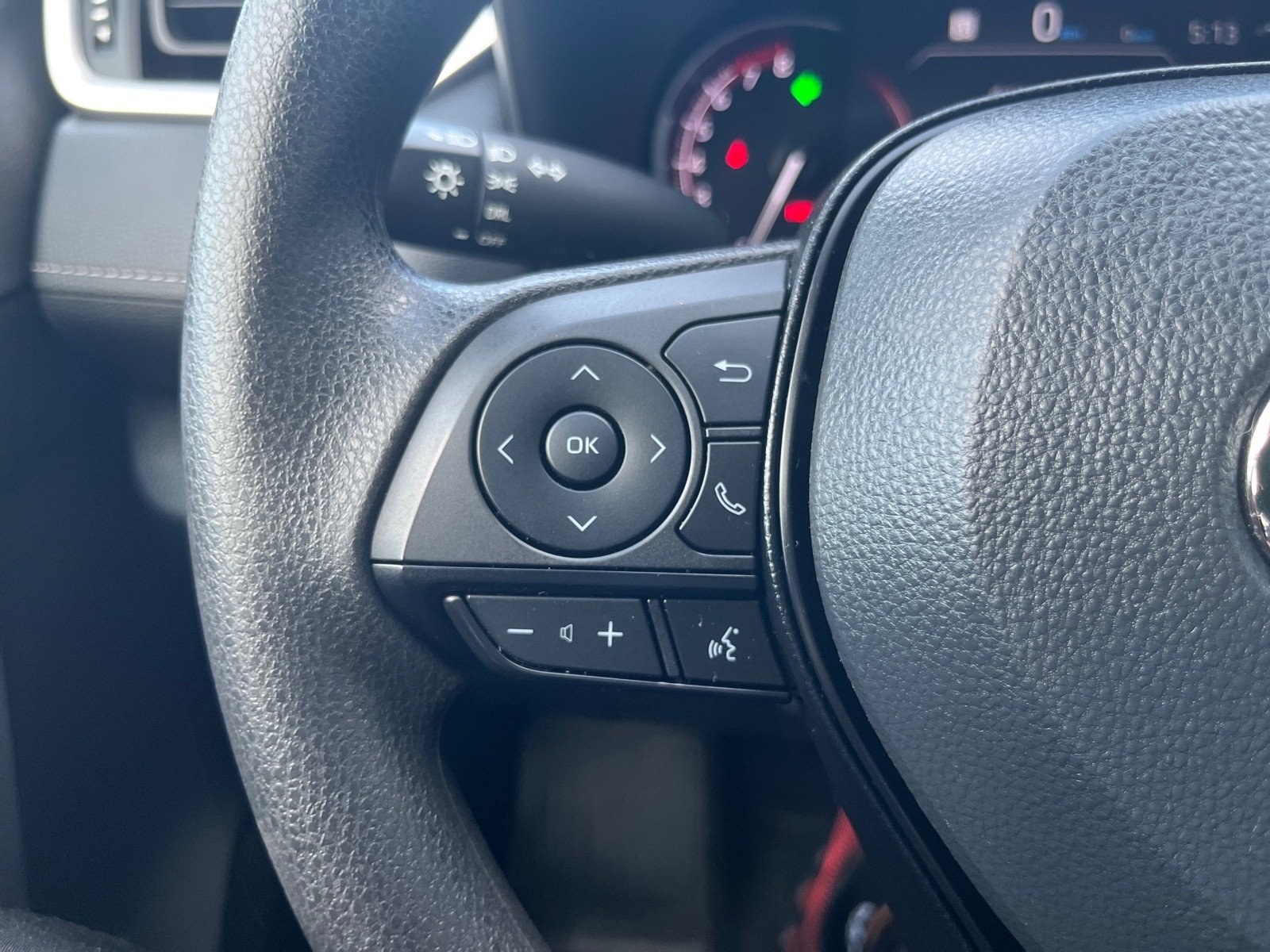 2023 Toyota RAV4 LE photo 17