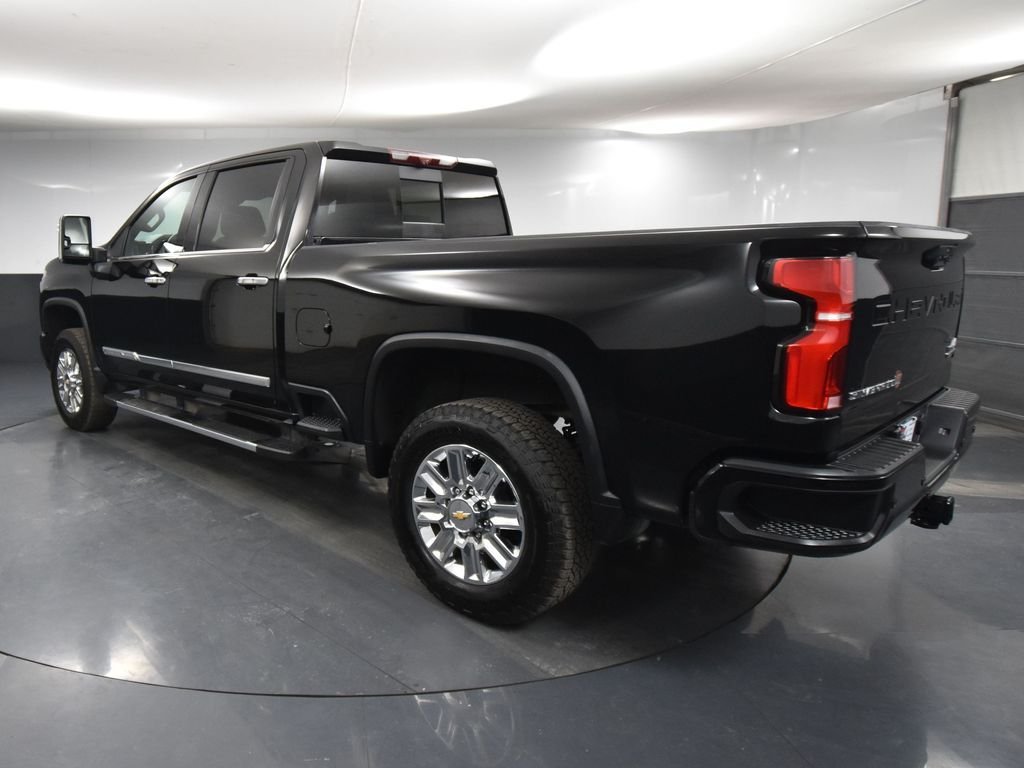 2024 Chevrolet Silverado 3500HD High Country photo 6