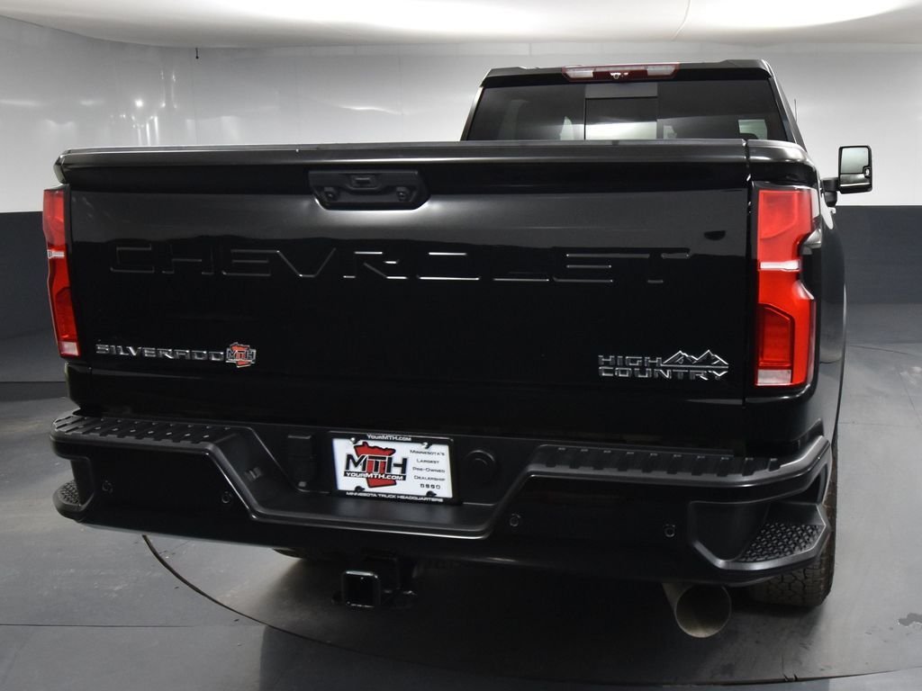 2024 Chevrolet Silverado 3500HD High Country photo 5