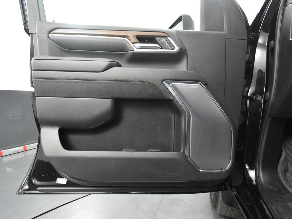 2024 Chevrolet Silverado 3500HD High Country photo 14